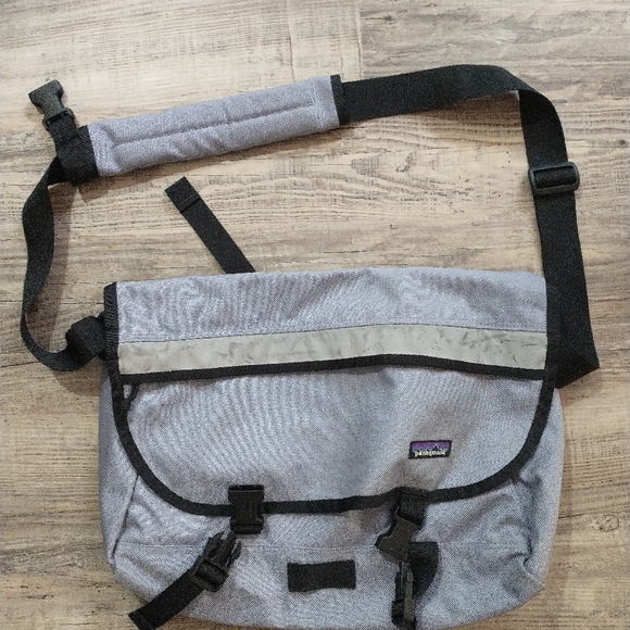 Patagonia Other - Patagonia messenger bag